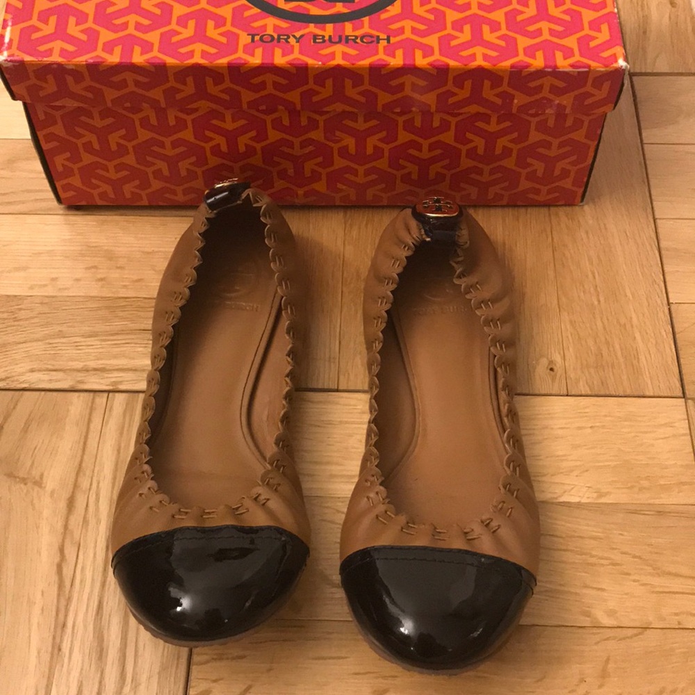 Tory Burch Abbey Two-Tone Brown Leather Flats with Black Patent Cap Toe size 8.5